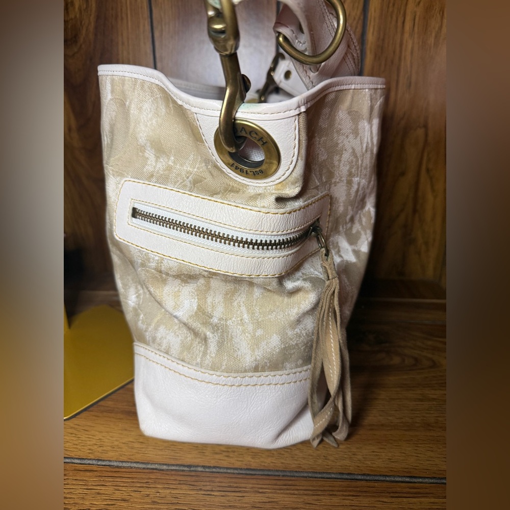 SOLD Coach Limited Edition Tie Dye Tote Elegant Cream and White Women's Bag - Picture 8 of 10